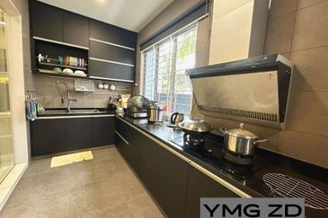 Jalan Cemara, Bandar Botanik