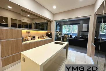 Jalan Cemara, Bandar Botanik