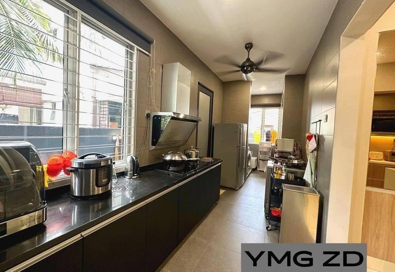 Jalan Cemara, Bandar Botanik