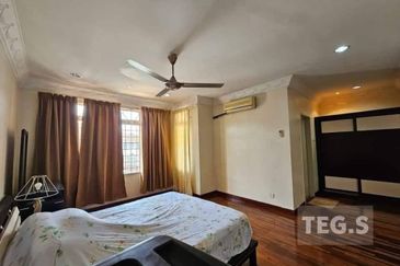 Good Condition 2 Storey House Anggerik Eria Kota Kemuning