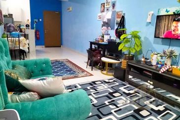 Azaria Apartment @ Bandar Paklands