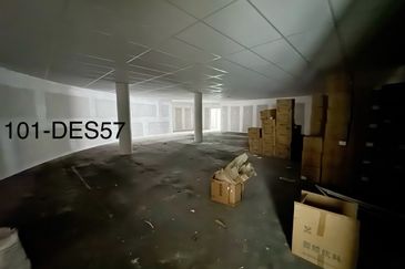 LIMITED UNIT‼️4.5 Storey Corner Commercial Building Klang City Centre Klang