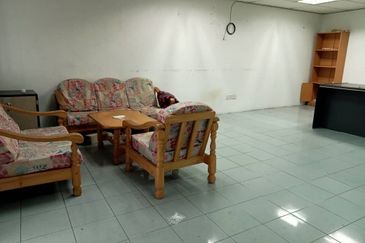 VALUE BUY‼️Renovated Pelangi Point Meru Shop Office Near Klang Parade