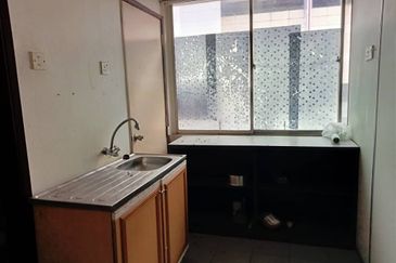 VALUE BUY‼️Renovated Pelangi Point Meru Shop Office Near Klang Parade