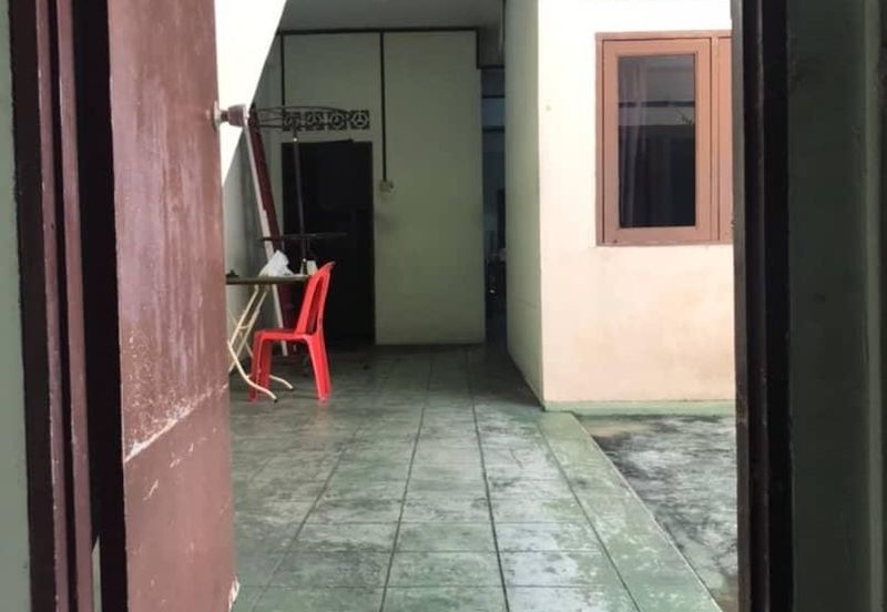 FACING MAINROAD‼️Freehold 3 Storey Sholplot Banting Taman Seri