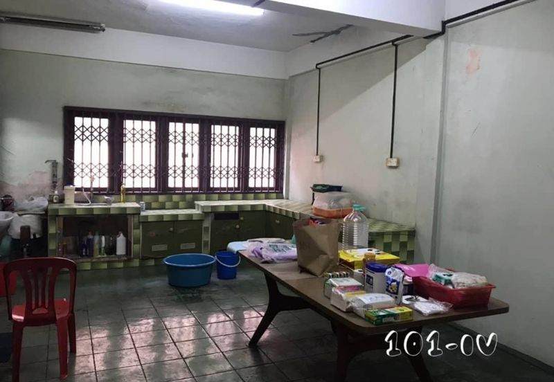 FACING MAINROAD‼️Freehold 3 Storey Sholplot Banting Taman Seri