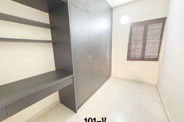 Pangsapuri Akasia, Bandar Botanic