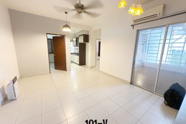 Pangsapuri Akasia, Bandar Botanic