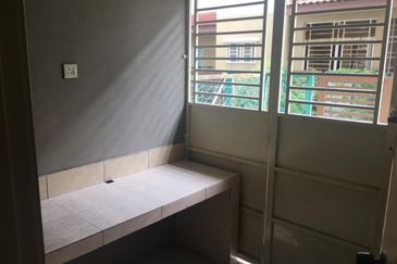 Jalan Setia Perdana U13/25H