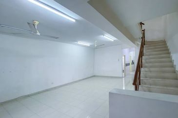 Jalan Setia Perdana U13/27B