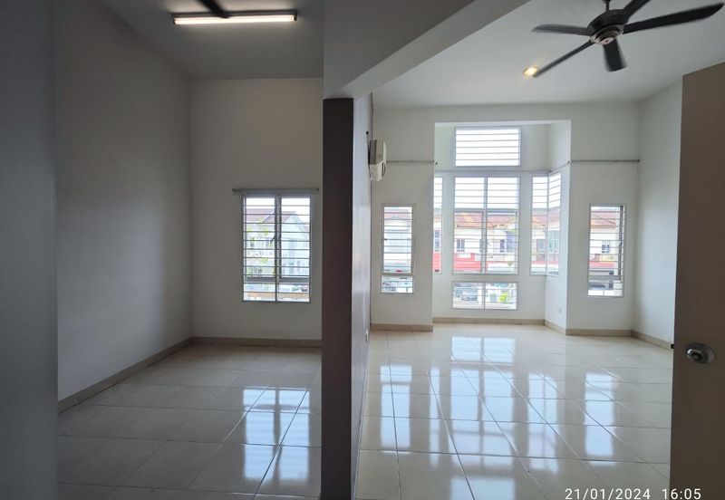 Setia Indah 9, Setia Alam