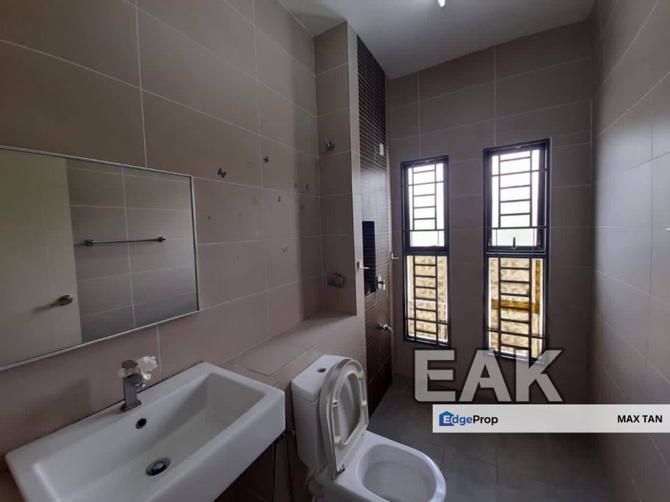 Jalan Mahligai Bandar Bukit Raja Klang Double Storey House “20x75” Extra Side Land 5Ft, Selangor, Klang