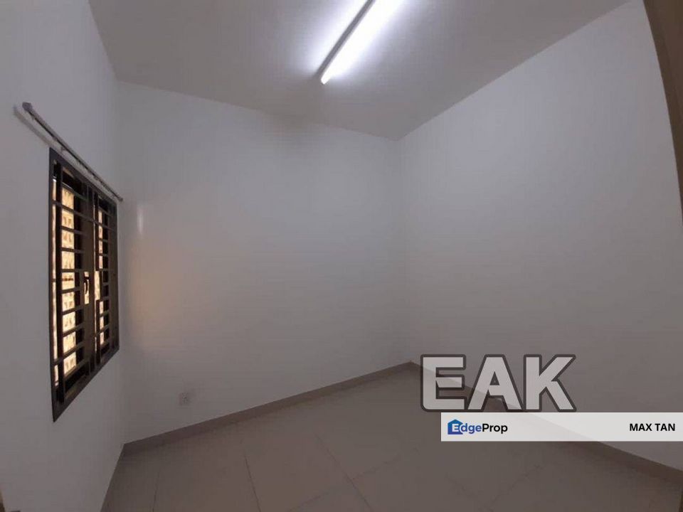 Jalan Mahligai Bandar Bukit Raja Klang Double Storey House “20x75” Extra Side Land 5Ft, Selangor, Klang