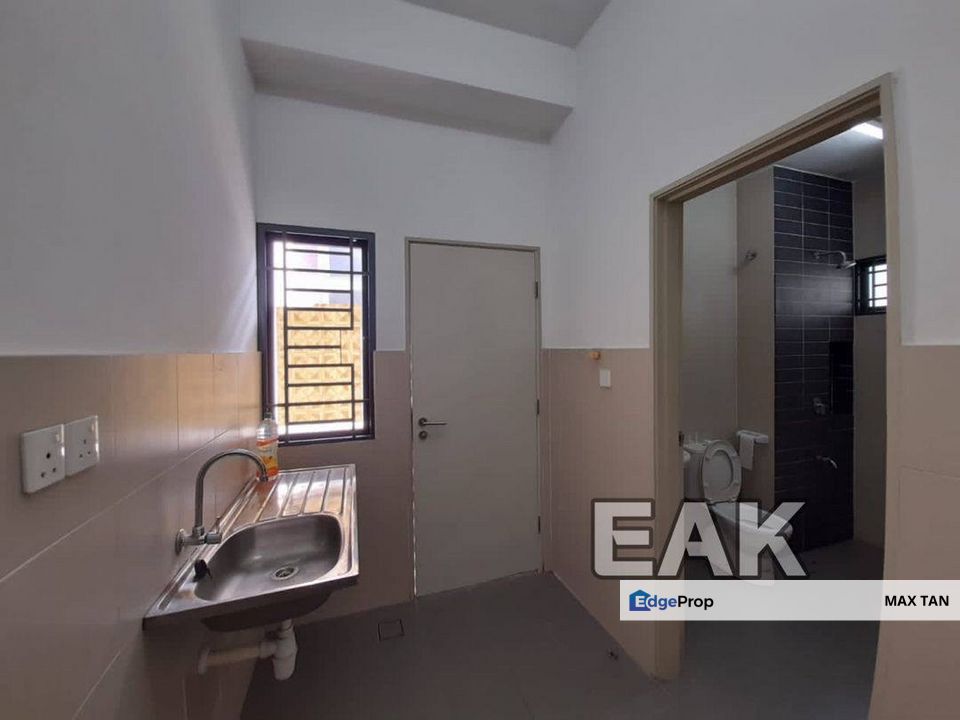 Jalan Mahligai Bandar Bukit Raja Klang Double Storey House “20x75” Extra Side Land 5Ft, Selangor, Klang