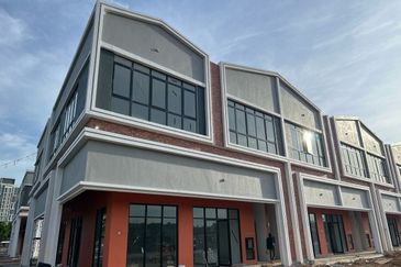 2 Storey Corner Lot Shop @ Bloc 7, Setia Eco Glades, Cyberjaya