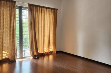 Summerglades, Perdana Lakeview West