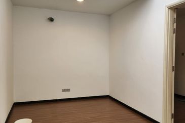 Summerglades, Perdana Lakeview West