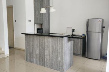 Summerglades, Perdana Lakeview West