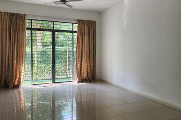 Summerglades, Perdana Lakeview West
