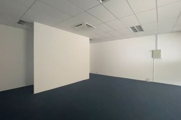 [PARTLY FURNISHED] Skypark Office @ Cyberjaya