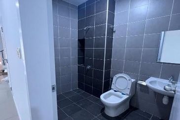 Reef Of Tropics, Setia Eco Glades