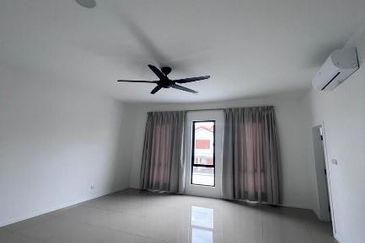 Reef Of Tropics, Setia Eco Glades