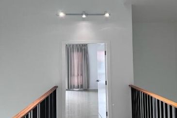 Reef Of Tropics, Setia Eco Glades