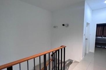 Reef Of Tropics, Setia Eco Glades