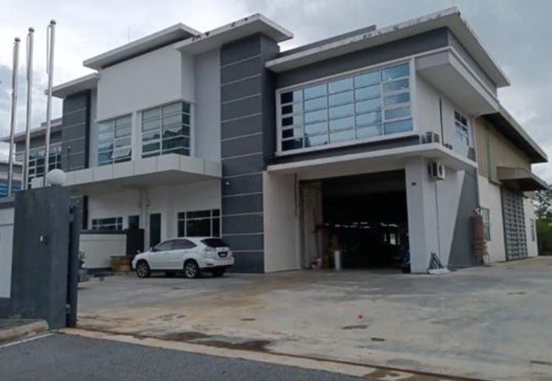 1.5 Storey Semi-D Factory @ Taman Mas, Puchong