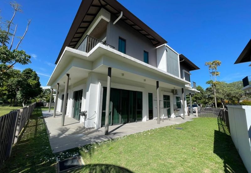 Charms of Nusantara, Setia Eco Glades