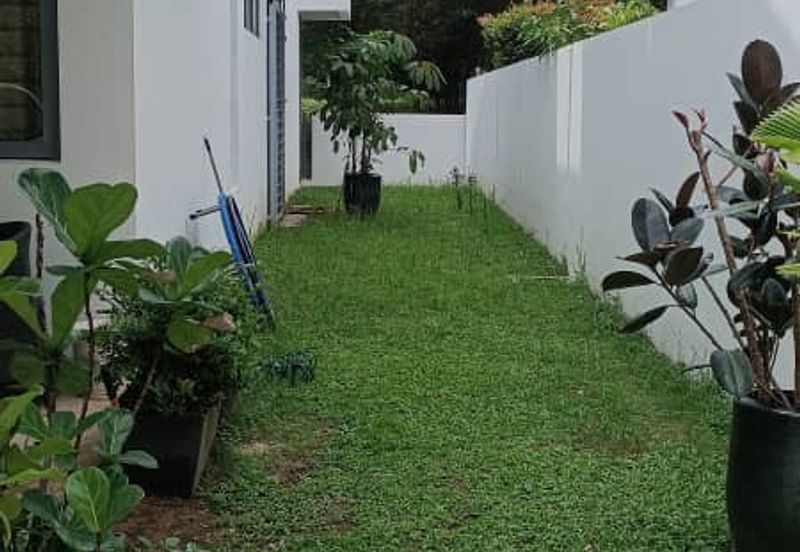 Summerglades, Perdana Lakeview West