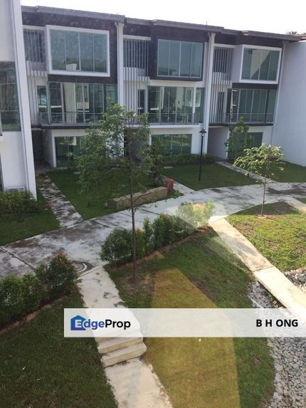 [Intermediate 3s Link House] Schubert Symphony Hills, Cyberjaya, Selangor, Cyberjaya