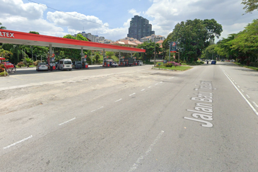 Jalan Batu Tiga Lama