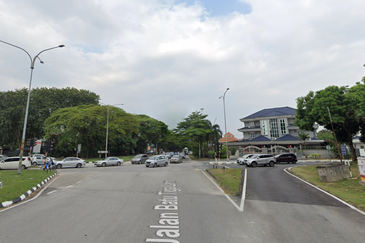 Jalan Batu Tiga Lama