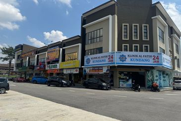 Limited 2units Shoplot For Sale with Stable Rental