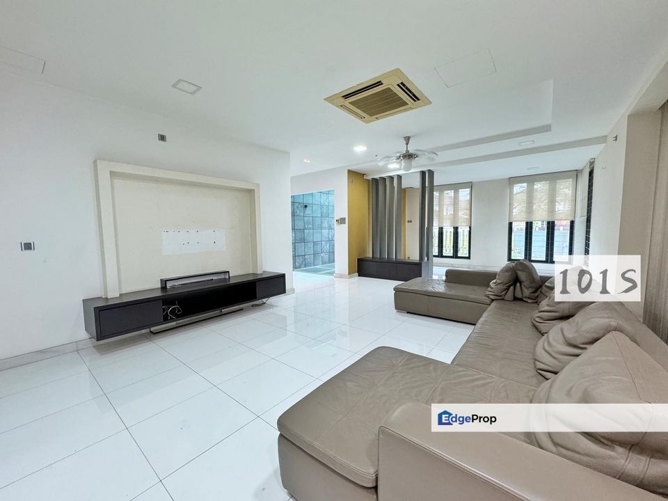 SUPER VALUE Kk hills Twin bungalow for sale renovated n extended!!!, Selangor, Shah Alam