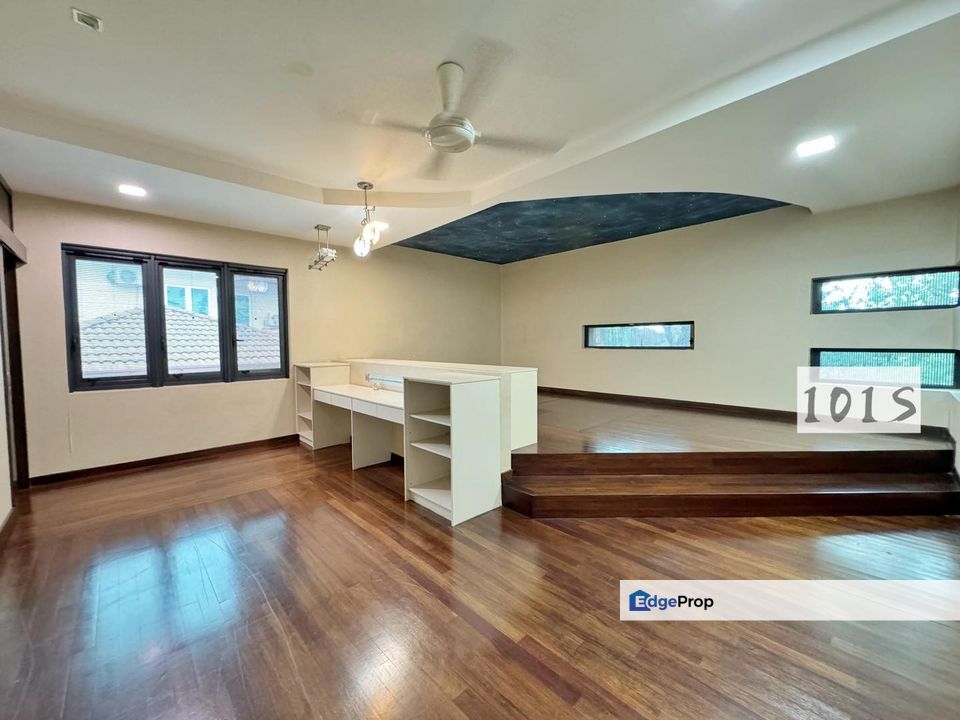 SUPER VALUE Kk hills Twin bungalow for sale renovated n extended!!!, Selangor, Shah Alam