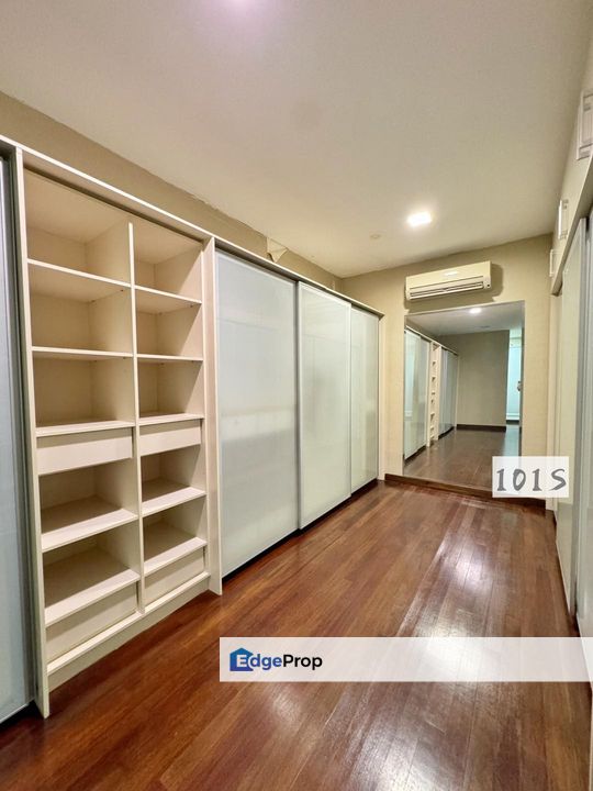 SUPER VALUE Kk hills Twin bungalow for sale renovated n extended!!!, Selangor, Shah Alam