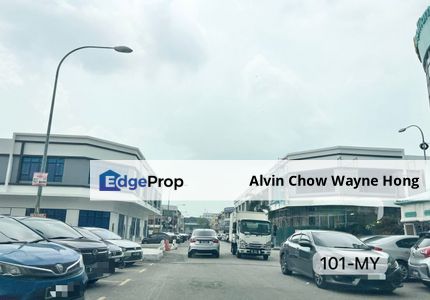 [SUPER HOT LOCATION | PRIME CROWDED AREA] Bandar Bukit Tinggi 1 Klang, Triple Storey Shoplot, Selangor, Klang