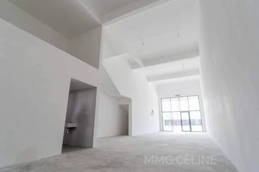 [PRIME LOCATION | NEWLY PAINTED] U5 @ Shah Alam, Double Storey Shoplot