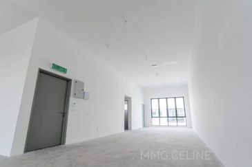 [PRIME LOCATION | NEWLY PAINTED] U5 @ Shah Alam, Double Storey Shoplot