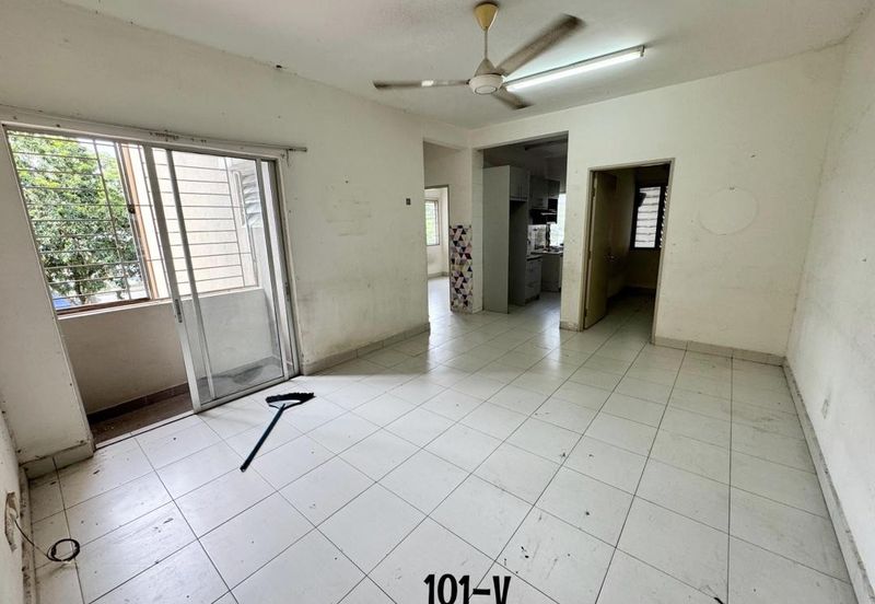 Pangsapuri Akasia, Bandar Botanic