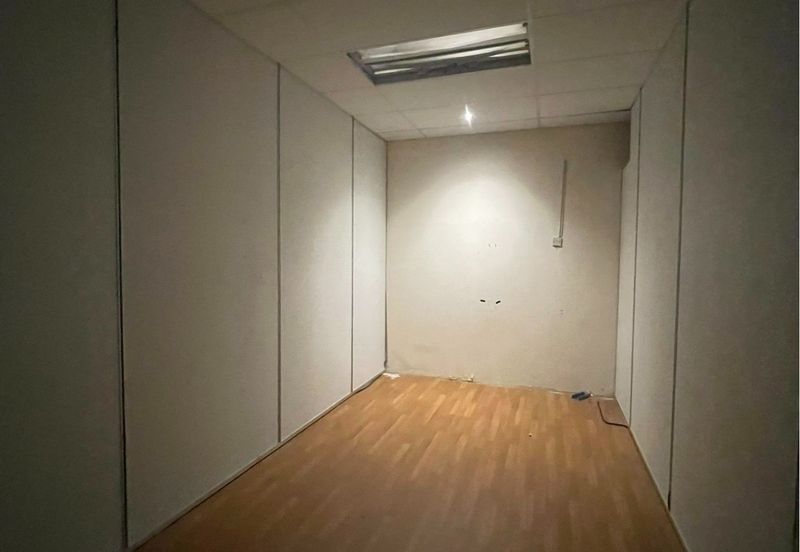 [FACING MAIN ROAD | PRIME LOCATION] Taman Gemira @ Klang, Ground Floor Shoplot