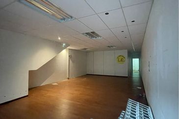 [FACING MAIN ROAD | PRIME LOCATION] Taman Gemira @ Klang, Ground Floor Shoplot