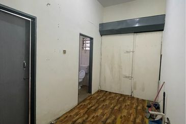 [FACING MAIN ROAD | PRIME LOCATION] Taman Gemira @ Klang, Ground Floor Shoplot