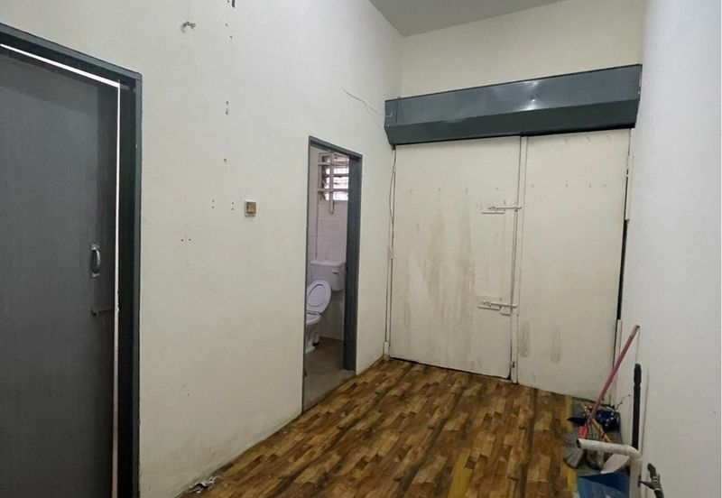 [FACING MAIN ROAD | PRIME LOCATION] Taman Gemira @ Klang, Ground Floor Shoplot