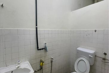 [FACING MAIN ROAD | PRIME LOCATION] Taman Gemira @ Klang, Ground Floor Shoplot