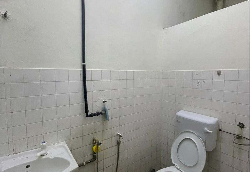 [FACING MAIN ROAD | PRIME LOCATION] Taman Gemira @ Klang, Ground Floor Shoplot