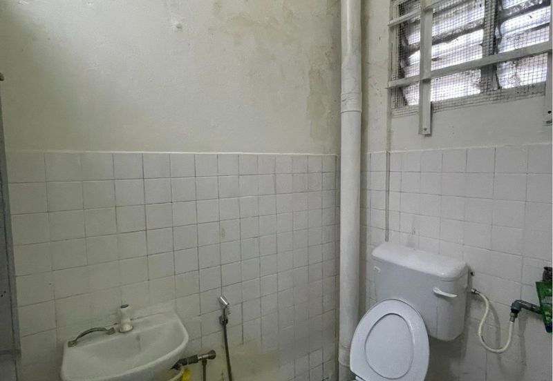 [FACING MAIN ROAD | PRIME LOCATION] Taman Gemira @ Klang, Ground Floor Shoplot