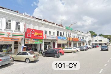 [BELOW MARKET UNIT | FACING MORE PARKING] Bukit Malawati @ Kuala Selangor, Double Storey Shoplot